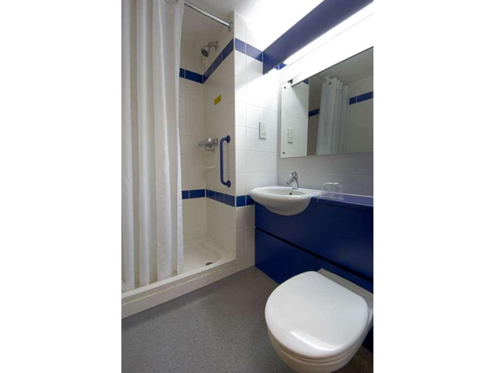 Travelodge Ipswich Beacon Hill Coddenham Room photo